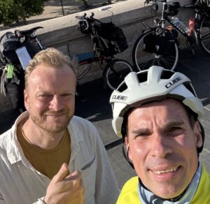 Mehr über den Artikel erfahren Radreisende sammeln für das Spendenparlament SOK